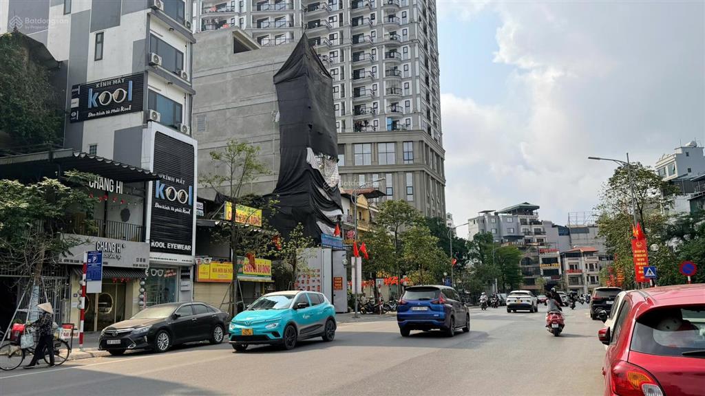 Lô góc 3 thoáng 150m2 mặt phố huỳnh thúc kháng kéo dài mt 8m.