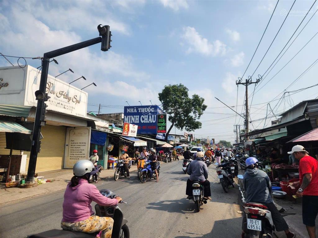 Đất nở hậu siêu đẹp ngay cạnh trường học 210,4m² giá 895tr vị trí ngay đường đặng văn trước