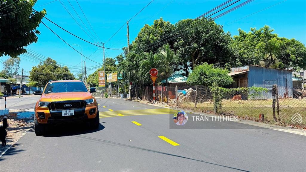 Ngay đường lê duẩn thị trấn long hải cách biển chỉ 2km dt 235,6m2 ngang 7m x 25m nở hậu