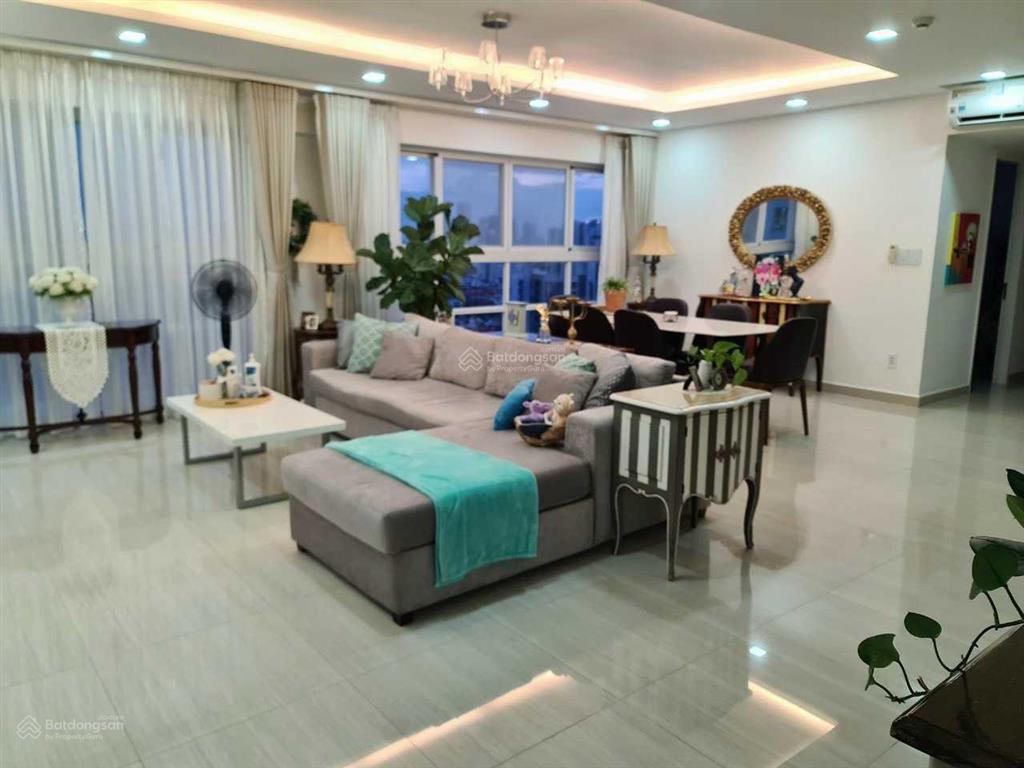 Bán chcc happy valley 135m2 giá 10 tỷ, kèm ô tô, giá hời khu. 0842 111 *** em dịu