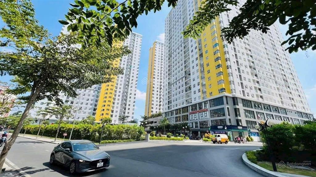 Bán căn hộ diamond riverside hướng đông tầng trung, 2pn 2wc 72m² giá 3,2 tỷ tặng nội thất