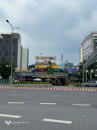 Bán nhà mặt tiền Nguyễn Văn Linh, quận 7, diện tích 8m, dài 25m, vị trí đẹp, giá 40 tỷ