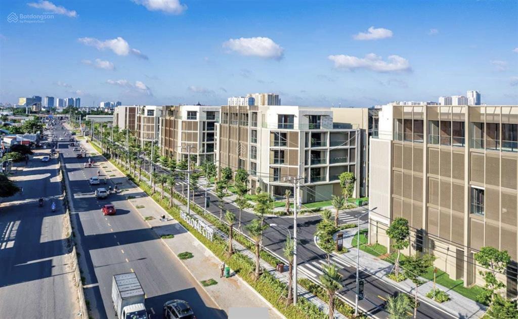 Bán nhà the global city đường 14 m giá tốt 31 tỷ view công viên vì chủ nhà kẹt tiền ngân hàng