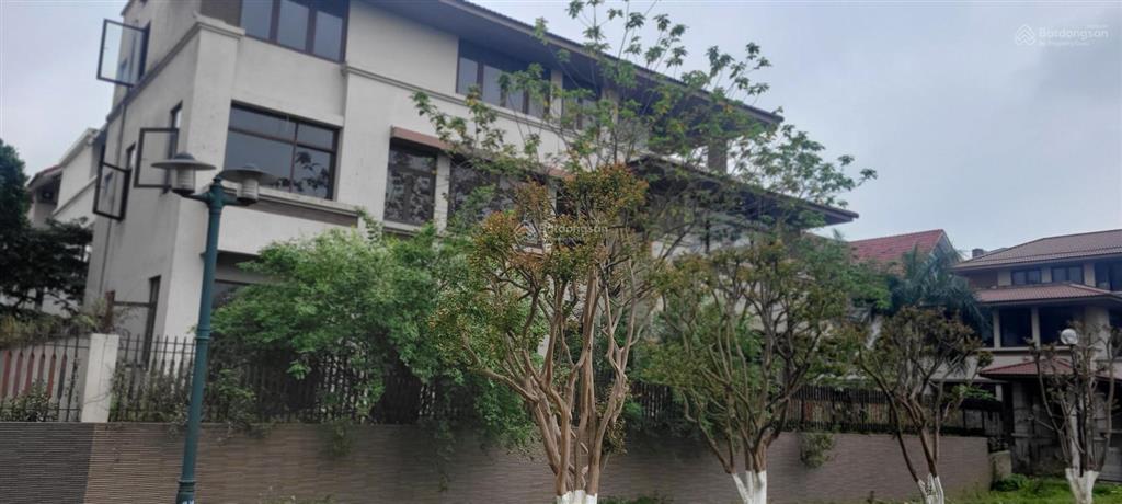 Chính chủ bán bt đơn lập 406m2 kđt an hưng, lô góc mặt hồ vị trí đắc địa thô 3.5 tầng
