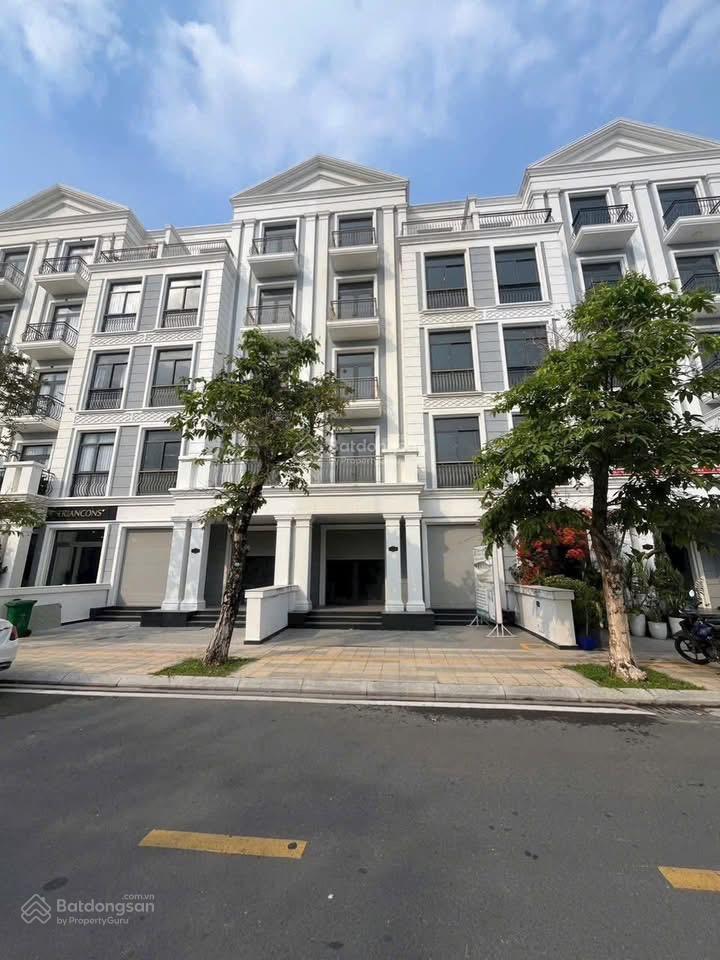 Bán nhanh! nhà phố 5,5 tầng, giá 18 tỷ, 126m2 vinhomes grand park, sổ hồng, đường thông
