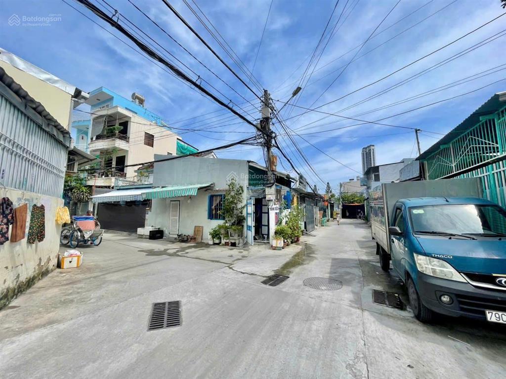 Lô mặt tiền nguyễn biểu ngang 7,8m. cách biển 500m. giá 16,2 tỷ.