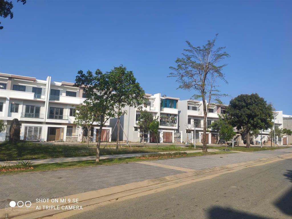 Nhà ngộp cần bán gấp bà rịa city gate sổ hồng hoàn công 6x20m giá 4.050 tỷ ngay siêu thị go