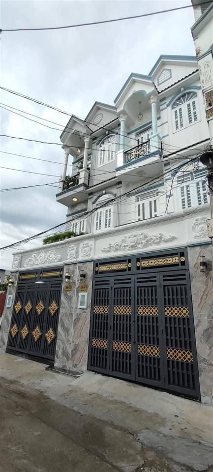 Hẻm xe hơi 1806, nhà kiên cố vào ở được ngay, ngang 4,2x12,5, nhà 2 lầu sân thượng, chỉ 5,4 tỷ