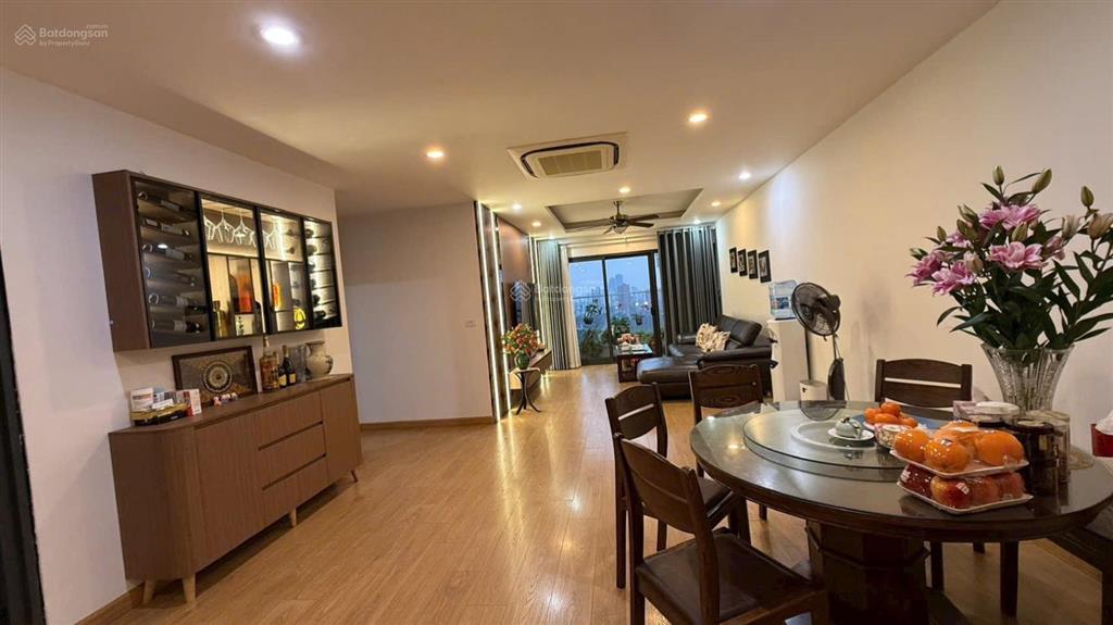 Rẻ nhất ngoại giao đoàn 3pn 130m2 full nội thất đẹp toà n01t3