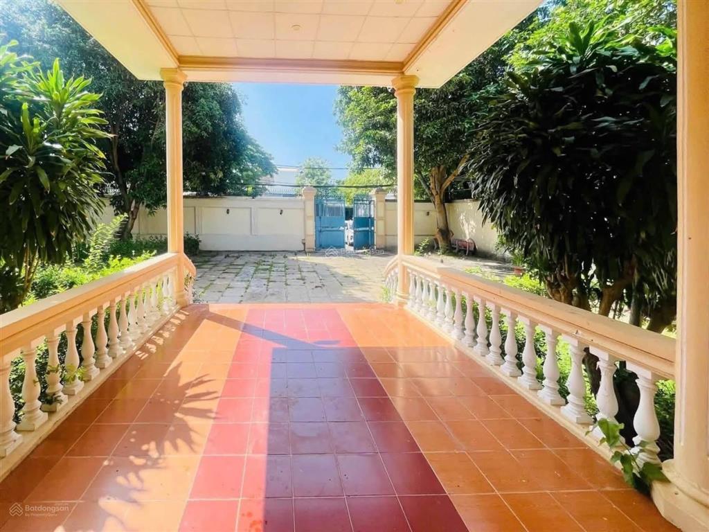 Bán đất mt đường xô viết nghệ tĩnh 755m2 (23x33,5)m tặng biệt thự. vị trí siêu đẹp tp. vũng tàu