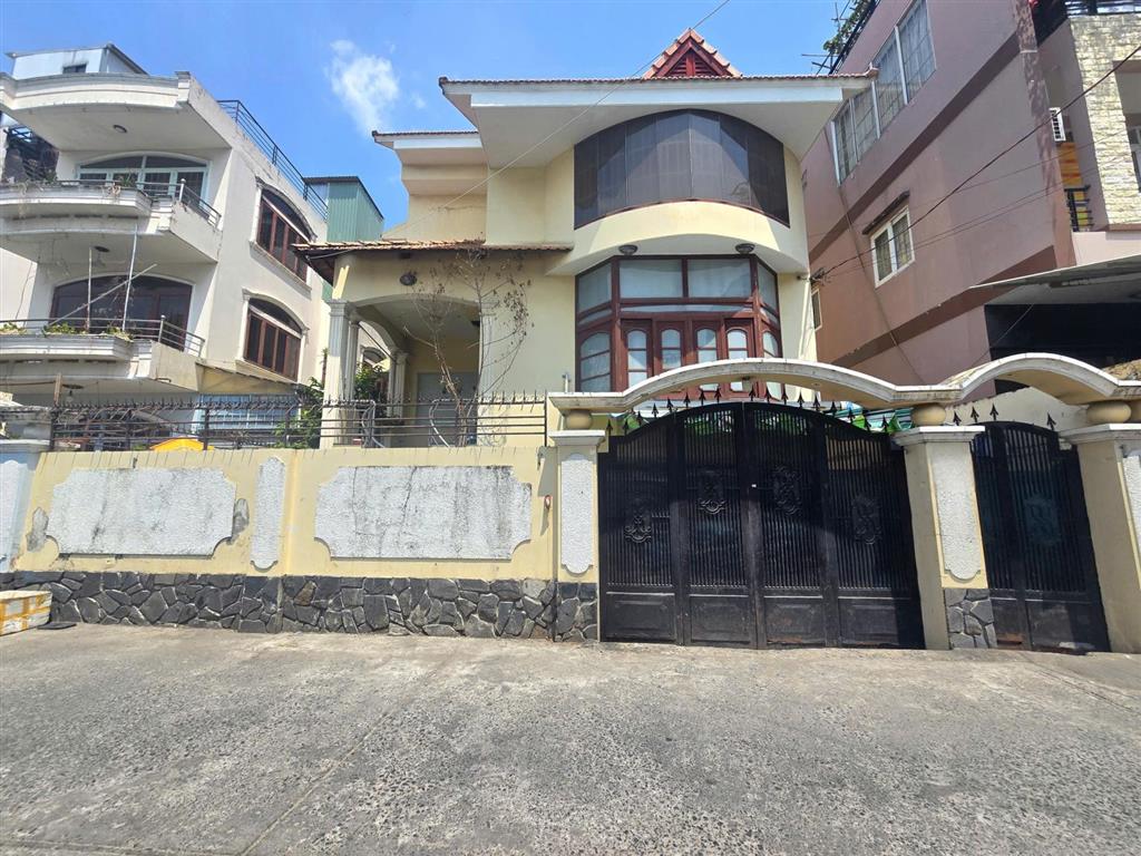 Bán nhà hxh tân kỳ tân quý, tân phú. dt 12x20, dtcn 240m2, đúc 1 hầm, 2 lầu. giá nhỉnh 100tr/m2