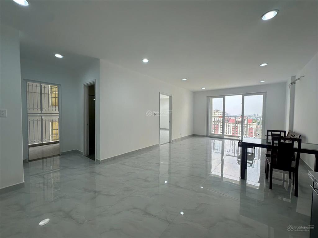 Chính chủ gửi bán căn góc tầng 11 lô b giá 3,65 tỷ, nhà mới như hình