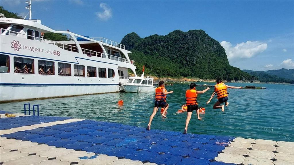 Hiếm, đất biển dốc lết, cách biển vài bước chân, giá nhỉnh 1 tỷ