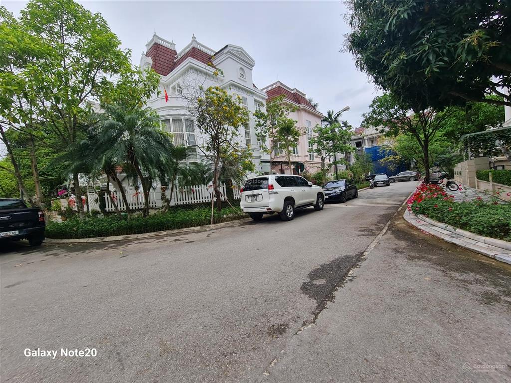 Hàng hiếm giá tốt biệt thự ciputra hà nội 180m2 mặt 9m sửa đẹp giá 67 tỷ