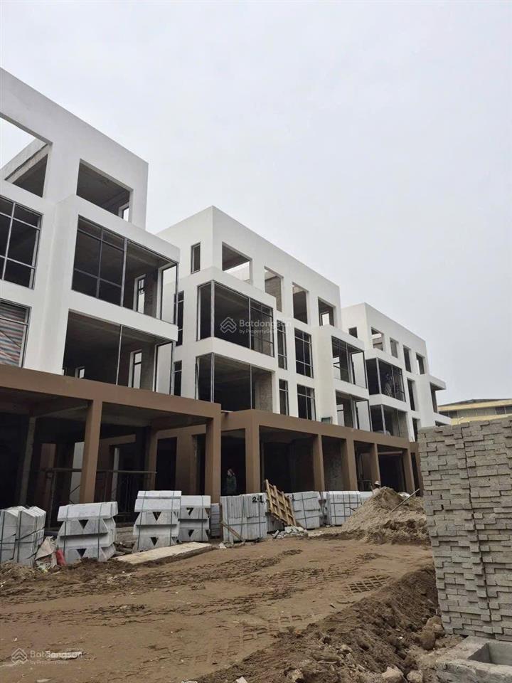 Bán cắt lỗ căn biệt thự nội đô tại số 6 ngõ 61 lạc trung. biệt thự hiếm có vùng lõi giá 296tr/m2