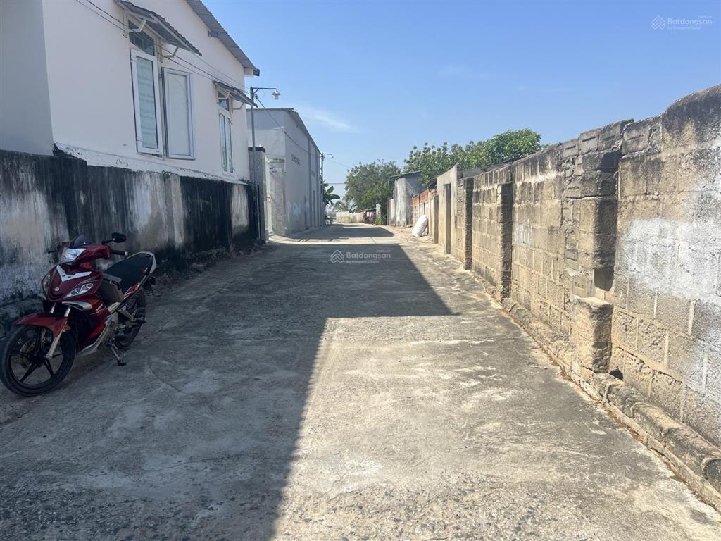 Cần bán đất nền biệt thự 2 mặt tiền giá tốt giá 690triệu (gặp chủ thương lượng)