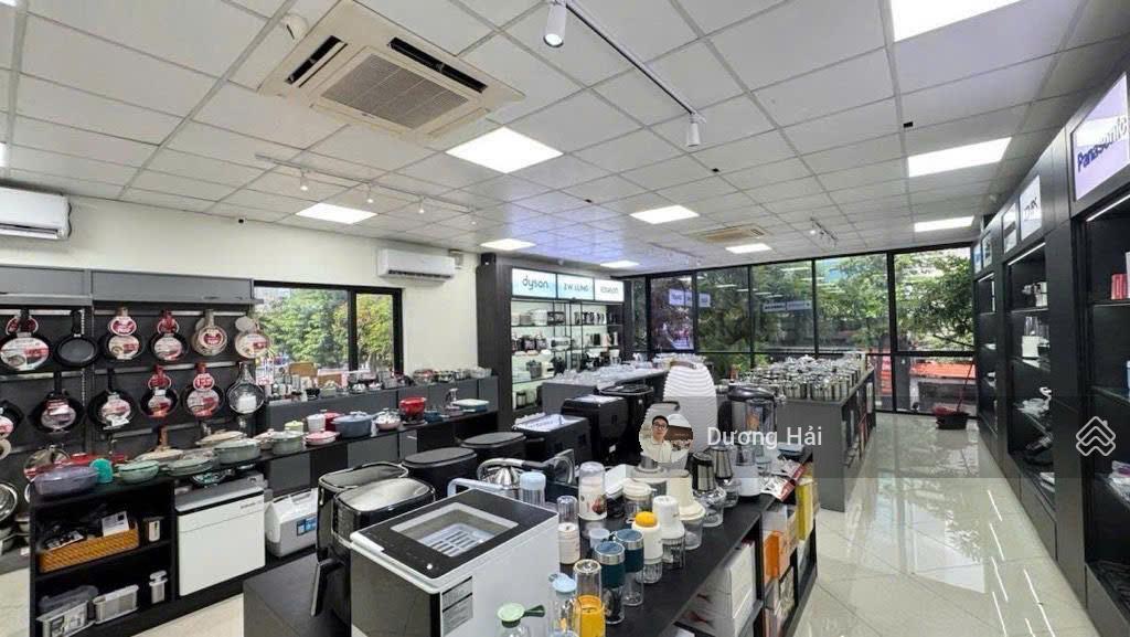 Bán nhà mặt phố phạm văn đồng 210m2 8 tầng lô góc hai mặt phố kdvp thông starlake