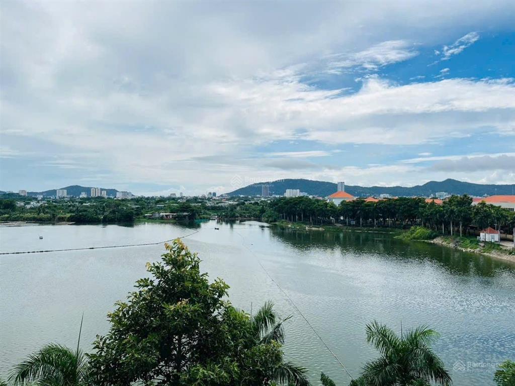 Bán căn hộ lakeside 2pn giá 2.550 tỷ. 0909 638 ***