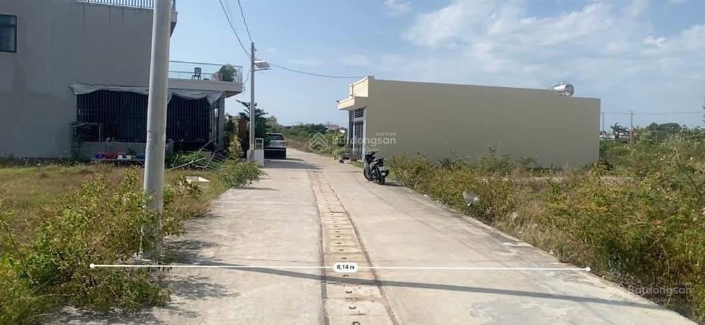 Đất tt long hải 2,1 tỷ cách biển long hải 2km, 106.5m2 5.4 x 20m full thổ cư