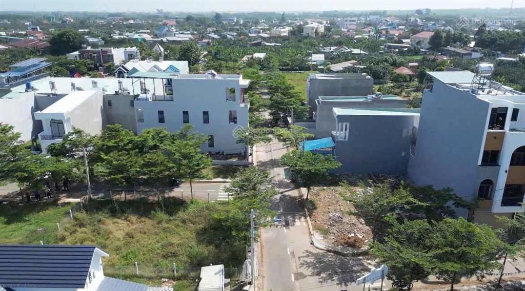 Chính chủ! cần bán gấp lô đất cực đẹp, sổ hồng riêng 100% thổ cư gần kdl bửu long 350tr sang tên