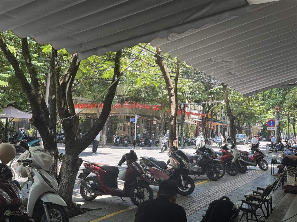 Cần bán nhà 3 tầng 2mt đường lương nhữ hộc hoà cường đà nẵng. dt135m2,vừa ở vừa kinh doanh tốt