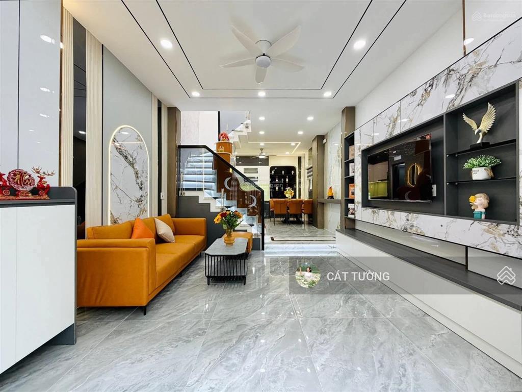 Gấp! phố vip tôn thất tùng, kinh doanh, lô góc, sân riêng, nhà mới đẹp ở ngay 10m ra ô tô 46m2*5t