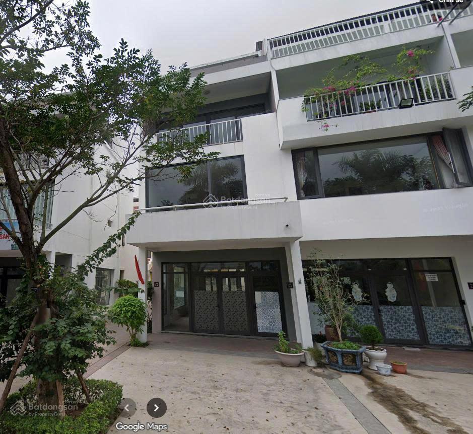 Chính chủ cần bán gấp căn liền kề xẻ khe 3 thoáng little việt nam 3 thoáng view hồ hùng thắng