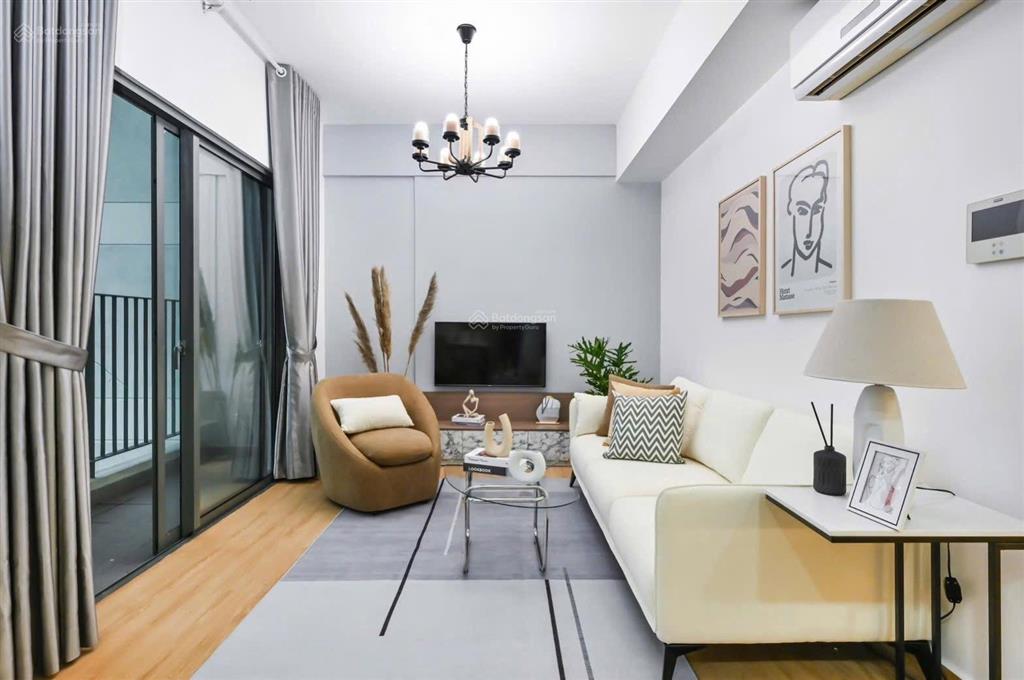 Nắm key căn góc 2pn masteri, view sông thoáng mát, nhà đẹp, nội thất mới. em quỳnh xem nhà ạ