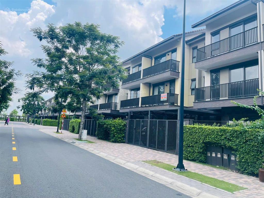 Bán gấp nhà phố vườn 2 lầu giá 4.7 tỷ 0938 919 ***