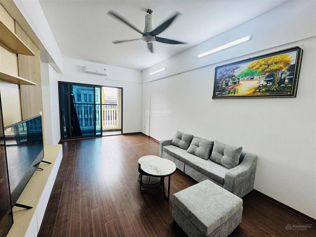 Hơn 5 tỷ. bán chung cư ngoại giao đoàn. 2 phòng ngủ 2 wc. đang mở đường, tăng giá mạnh (sổ đỏ s)