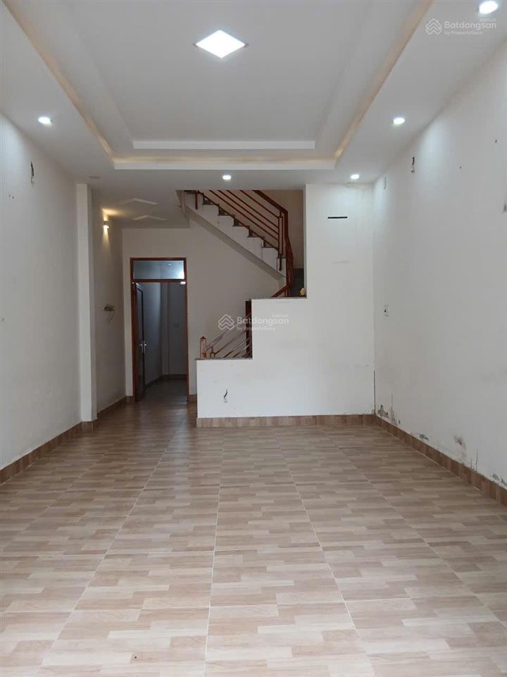 Nhà 1 trệt 2 lầu, giá 4,5 tỷ, phong phú bình chánh, 0933 525 ***