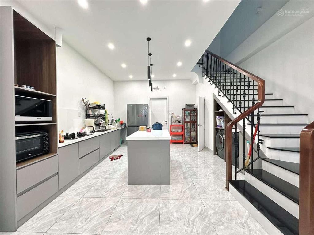 Trường sa 100m2 3 tầng có phòng ngủ trệt phú nhuận 12.5 tỷ