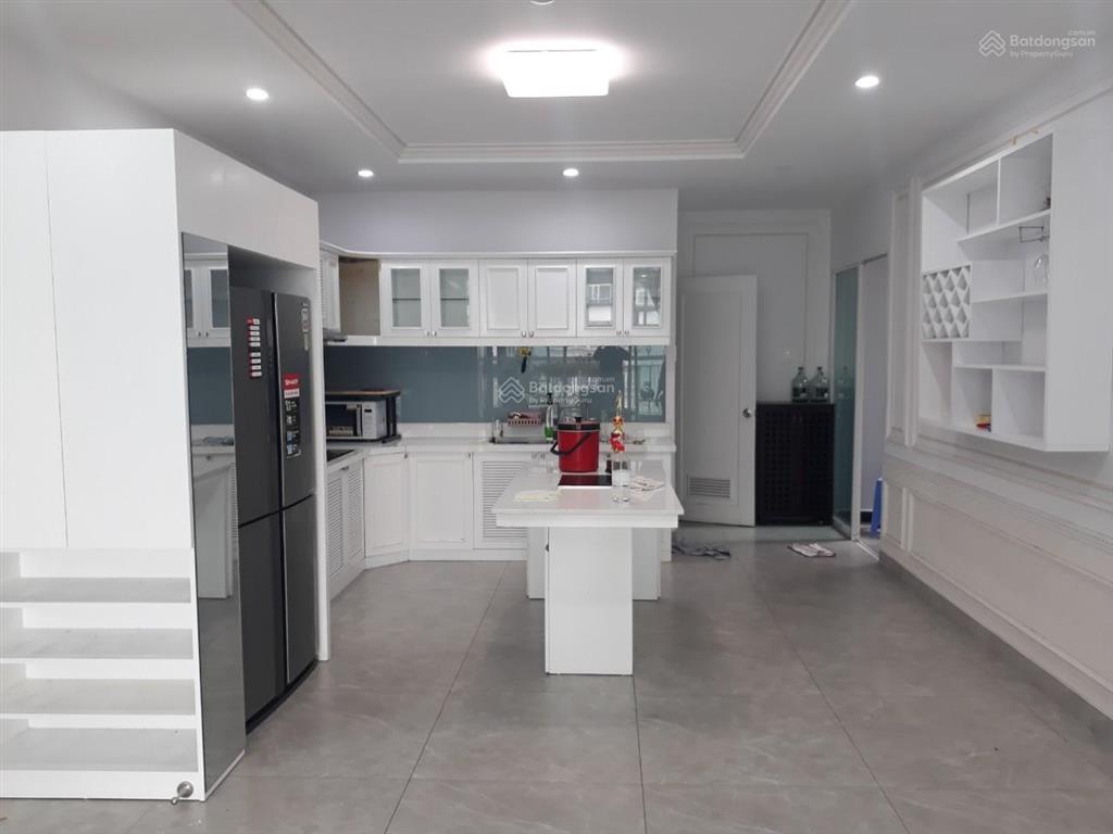 Cần bán căn 4pn harv view sông, lầu cao, nội thất cơ bản, giá 11,5 tỷ. vân 0906 812 ***