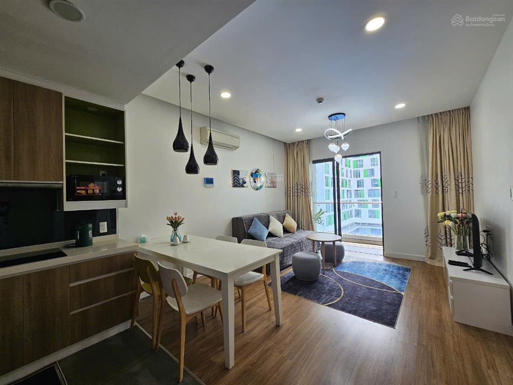 Chính chủ gửi bán gấp căn hộ 1pn sky center. diện tích 36m2 giá bán 2,7 tỷ view thoáng mát