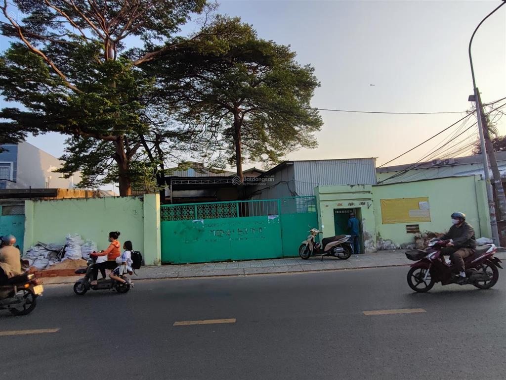 Bán nhà xưởng ở hóc môn dt 1.192 m²