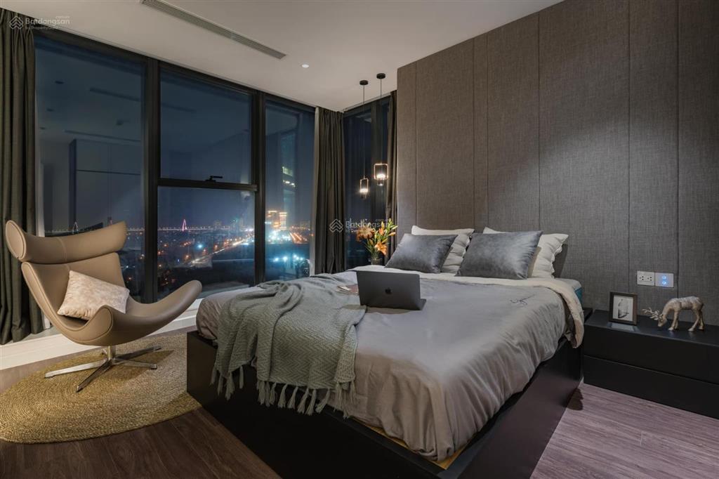 Bán chung cư hong kong tower đống đa căn góc dt 106m2 3 ngủ 2wc giá 13,2 tỷ. 0981 585 ***