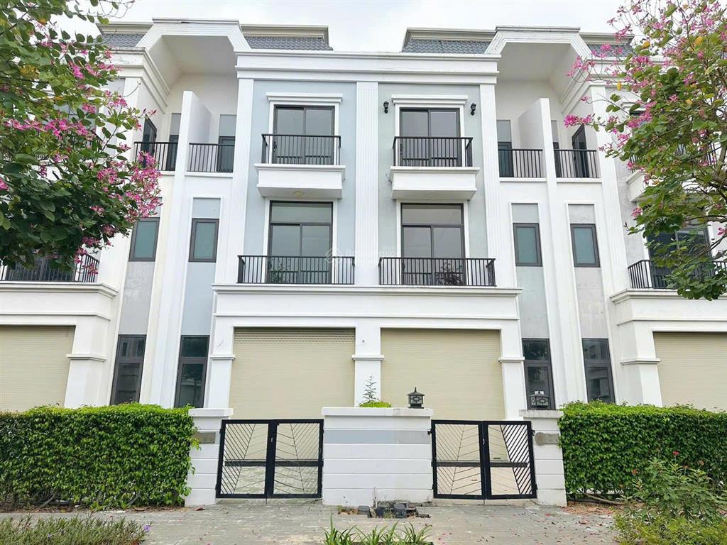 Bán nhà sông vàm cỏ đông, 1 trệt 2 lầu giá, 2,4 tỷ, 5x15m 0941 030 ***