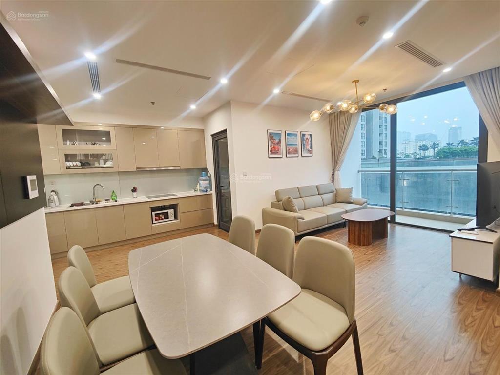 Chủ nhà tin tưởng gửi bán căn 2 ngủ, nội thất cao cấp, giá tốt chỉ 7,7 tỷ tầng trung.