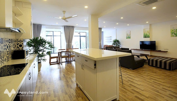 Bán nhà mặt phố Tô Ngọc Vân, Tây Hồ, 11 tầng, thang máy