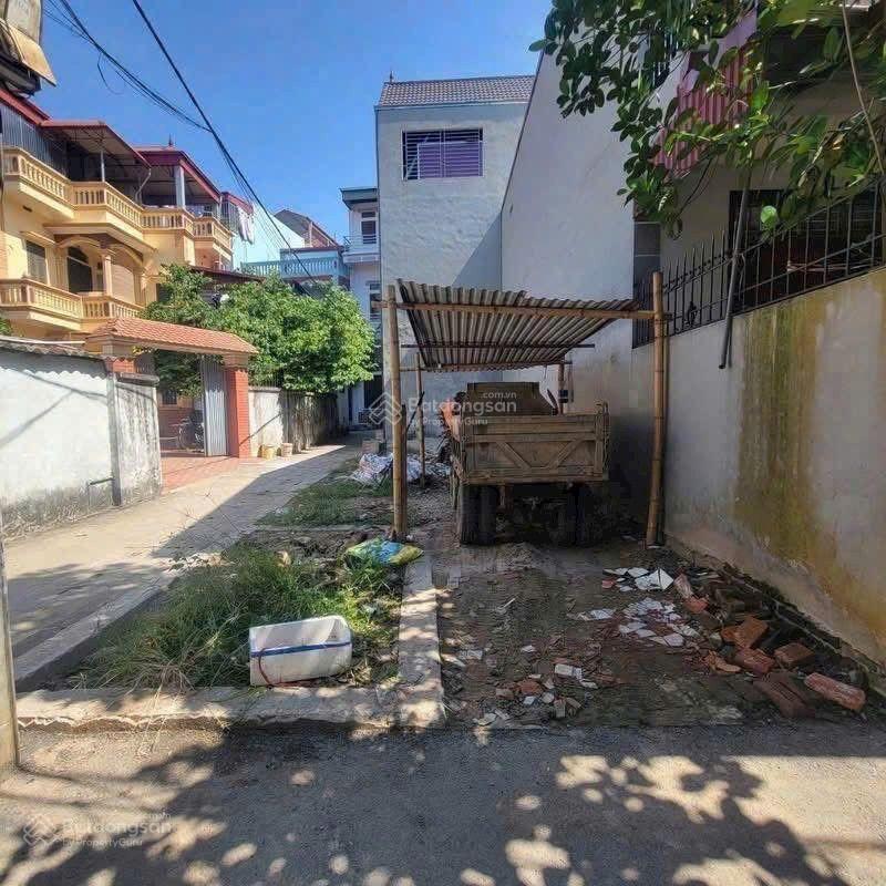 Chính chủ bán đất tổ 5. 60m mt 4.3m lô góc siêu thoáng đường thông ôtô cạnh chợ 7tỷ2 ctl 0362 088 ***