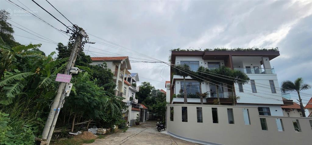 Bán đất góc 2 mặt tiền (núi + vi ba) dt 307m2, giá 18.5 tỷ cách biển 800m phường 4 vũng tàu