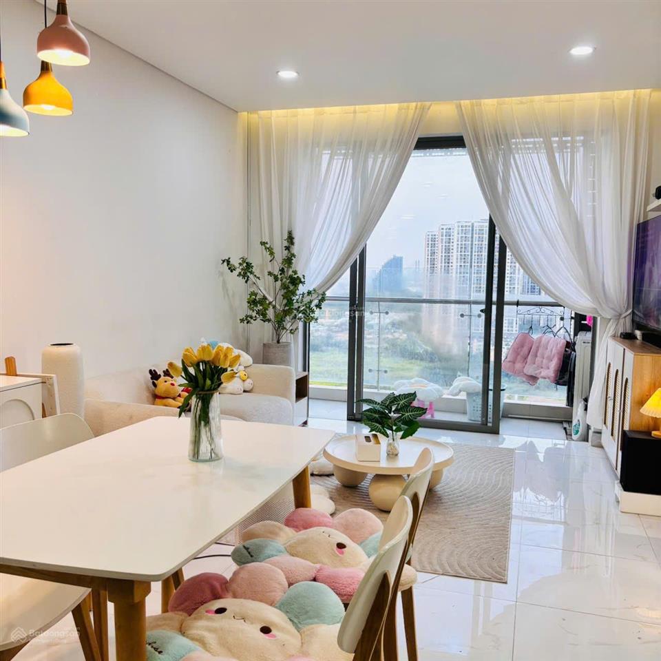 Bán nhanh an gia skyline quận 7 2pn, 1wc tầng trung view sông full nội thất đẹp sổ hồng sẵn.