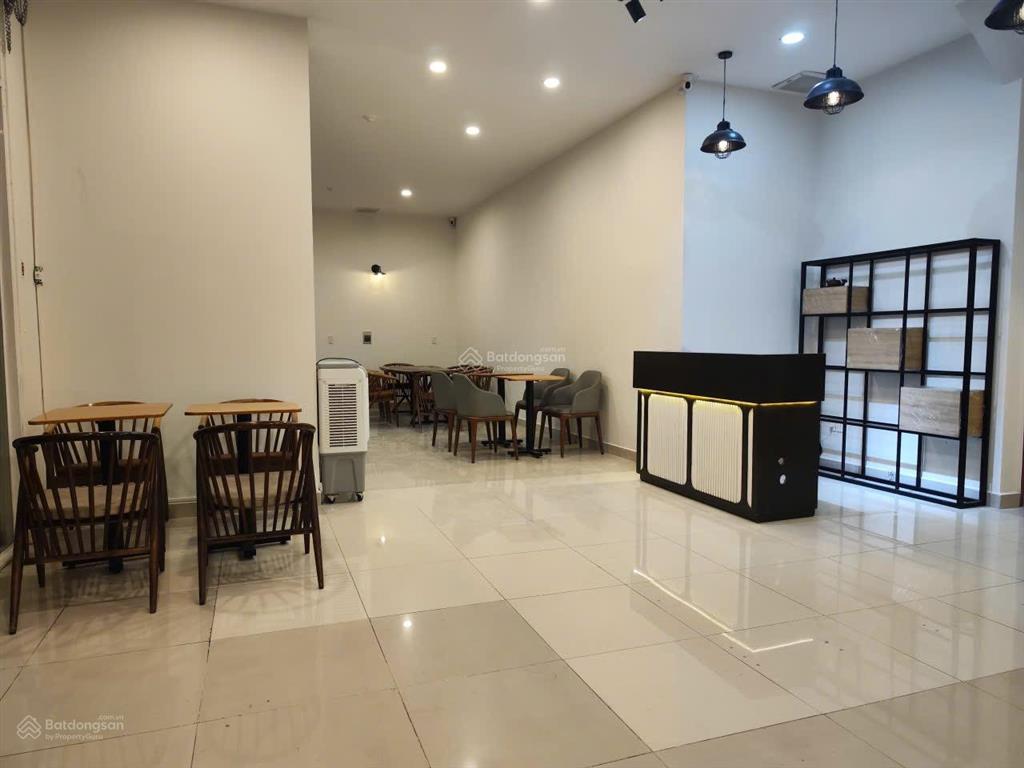 Giảm nhanh 300trđ bán shophouse tại chung cư a.view, 5,990 tỷ, 202m2, 3pn, 3wc, mặt tiền 30m