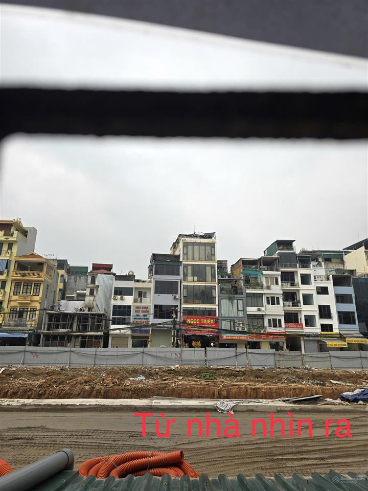 Bán nhà mặt đường đê la thành mới mở 50m. một mặt đường một mặt ngõ. sđcc