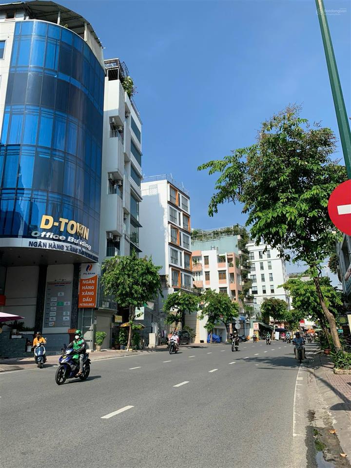 Bán gấp nhà mặt tiền bạch đằng p2 q tân bình dt 6.5x18m kc 1 trệt 3 giá 24 tỷ tl hđt 50tr/tháng