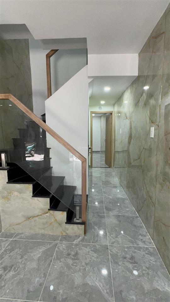 4 tỷ 280 triệu bán nhà 27/6pđp, nhà 3pn, gần chợ phú nhuận, sát bên cầu kiệu, cách mt 10m