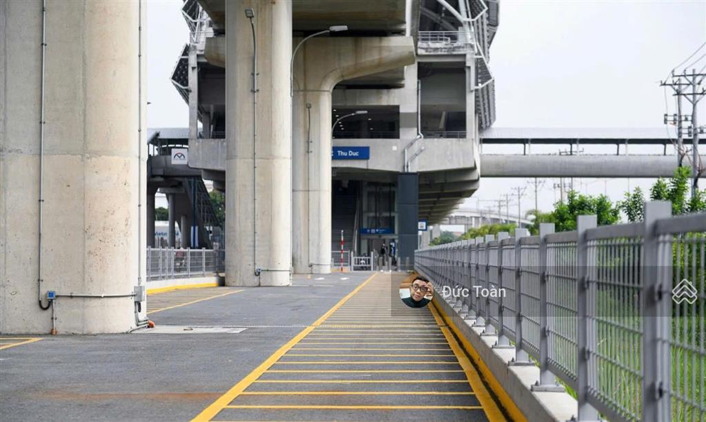 Chỉ 42 tỷ sở hữu khuôn đất xd 7 tầng ngay trạm metro quận 2 dt 10x24m=240m2 đường lớn 12m