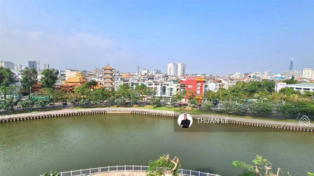 Vị trí độc tôn toàn cảnh 360 độ. nhà 6 tầng dt~140m2. mặt tiền hoàng sa số 1 tân định quận 1