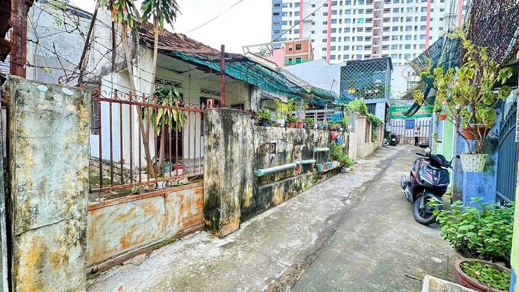 Hẻm ô tô tải nhỏ đoàn trần nghiệp, ngang 8,12m, cách biển hòn chồng 400m. giá 6,5 tỷ