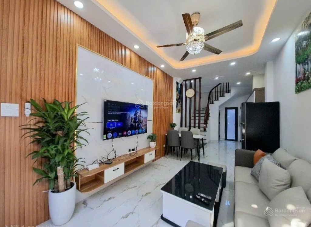 Nhà đẹp 3 bước oto tải tránh nhau biên giang hà đông full đồ chưa tới 4 tỷ